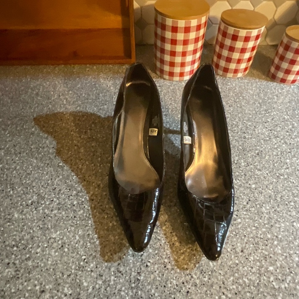 Black Sox Tab Pantent Leather Pumps Size 10